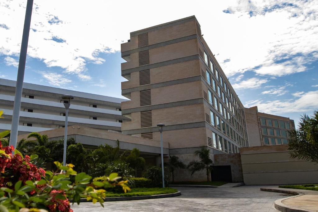 Eurobuilding Hotel & Suites Lecheria Buitenkant foto