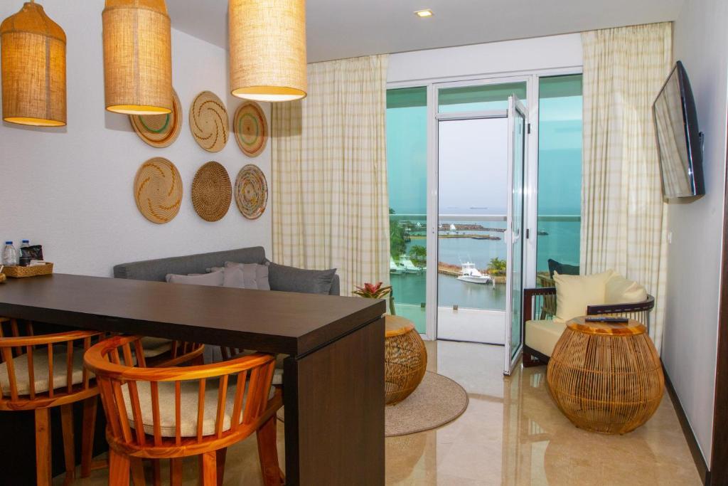 Eurobuilding Hotel & Suites Lecheria Buitenkant foto